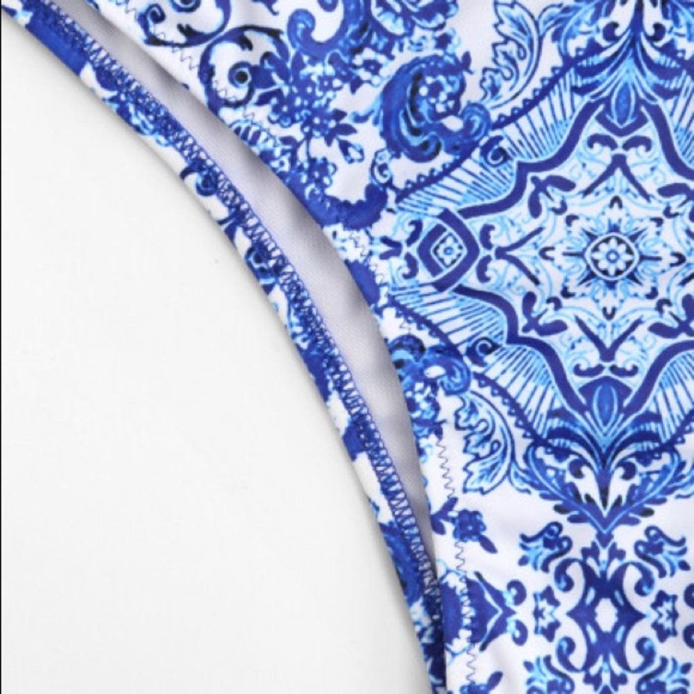 💙 NWT Royal blue cross-cross bikini - Picture 4 of 4